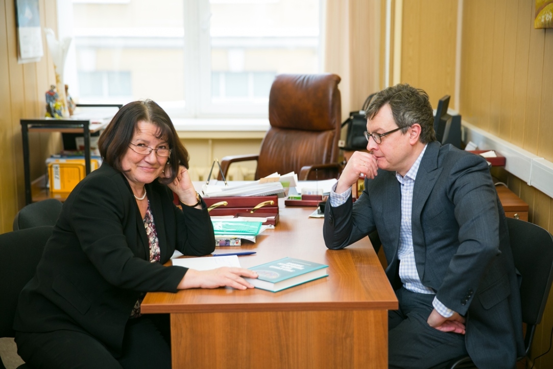 Anton Selivanovskiy, Academic Supervisor of the Master&apos;s programme ‘Lawyer on the Global Financial Market’, and Oxana Oleynik, Chairman of the Academic Council