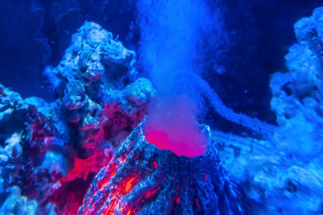 Russian Scientists Assess Dangers of Internal Waves During Underwater Volcanic Eruptions