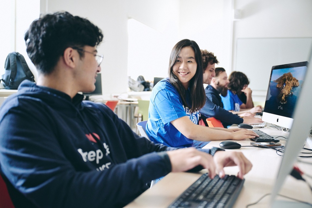 Иллюстрация к новости: Вышка запустила международный проект по изучению русского языка как иностранного